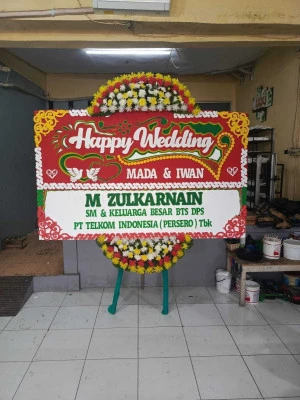Papan Bunga di Trayu Singorojo